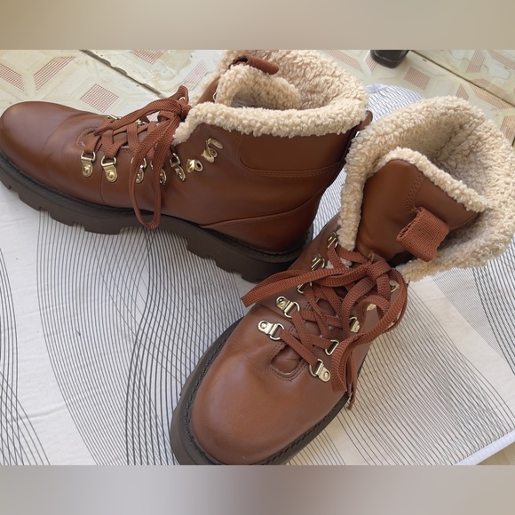 Zara pure leather limited edition boots for winter - Picture 2 of 5